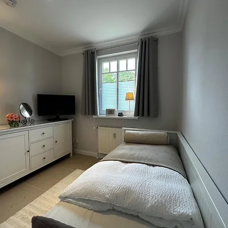 Apartment Ulmenschlösschen - 16-01 Ostseebad Kühlungsborn